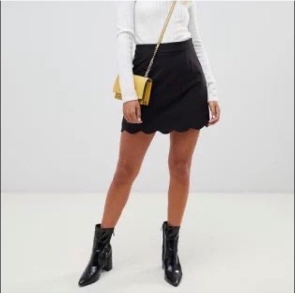 Skies Are Blue Berenice Black Scalloped Hem Mini Skirt Elastic Back Womens M NEW